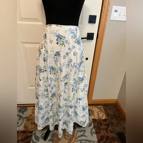 Women’s white and blue floral peasant boho tiered ruffle pull on skirt. Medium - Picture 1 of 15